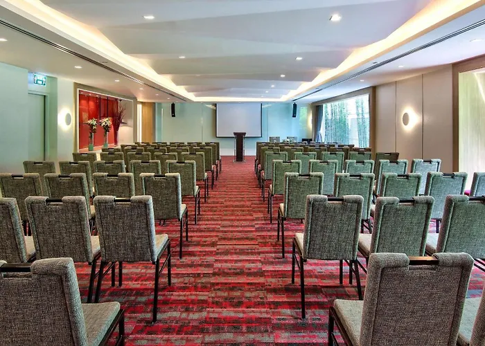 Park Plaza Soi 18