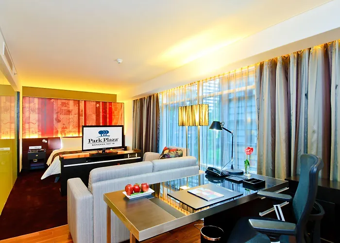 Hotel Park Plaza Soi 18